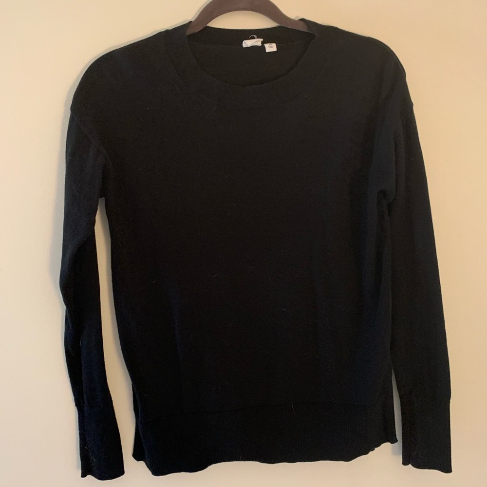 Crew neck light sweater